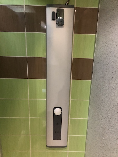 Colonne de douche avec minuterie